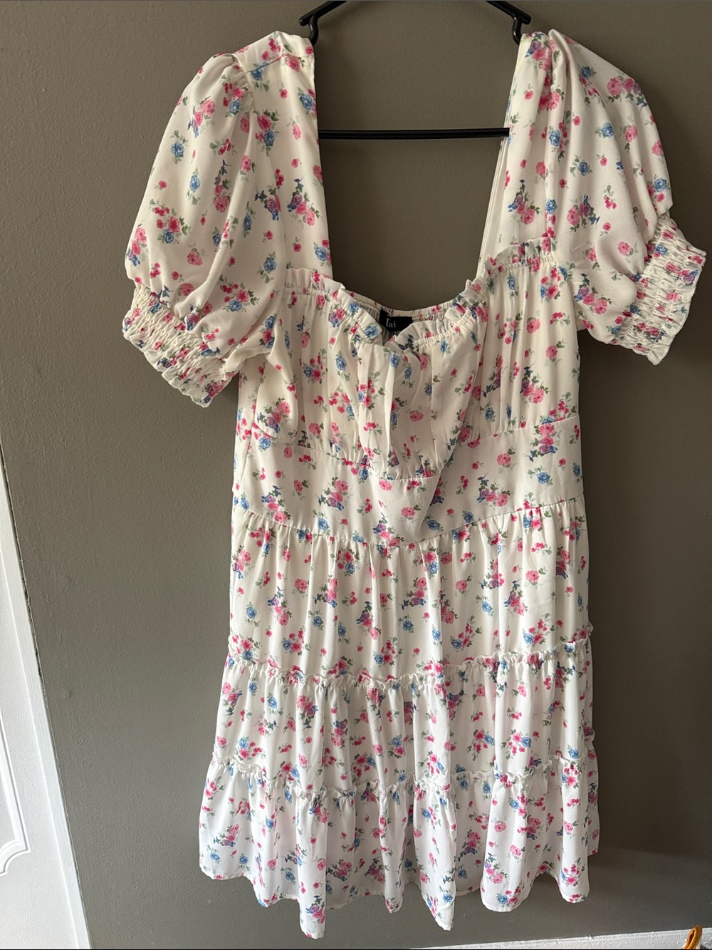 Adorable XL trixxi Women's white Floral Tiered Dress - Pink & Blue Print 🩷 💙